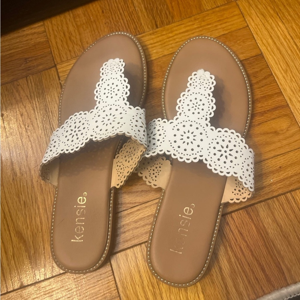 Beachy Sandals size 9